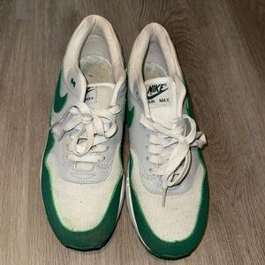 Men’s Nike air max shoes